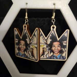 Artistic Crown Shaped Earrings